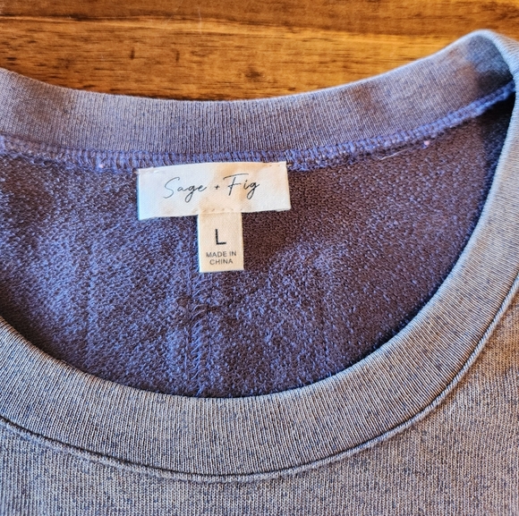 NWOT Sage & Fig Washed Grey Top w/USA Flag design.  Size - L - Picture 7 of 8